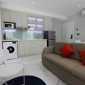 85 Soho Premium Residences Апарт-отель Янгон